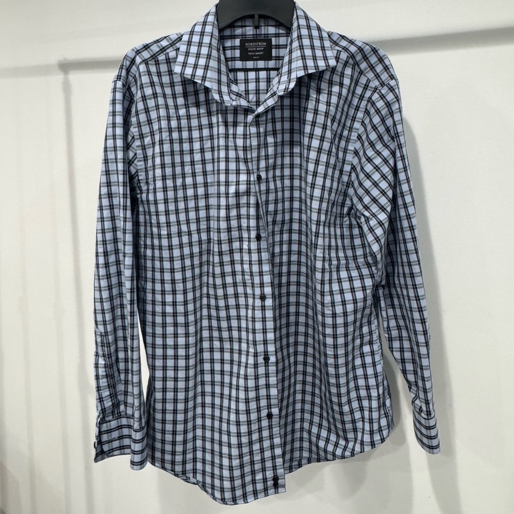 Nordstrom Smart tech shirt